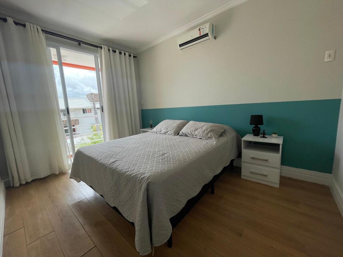 Casa 3 Suites, Piscina, 200 Metros Do Mar Casa de férias Florianopolis